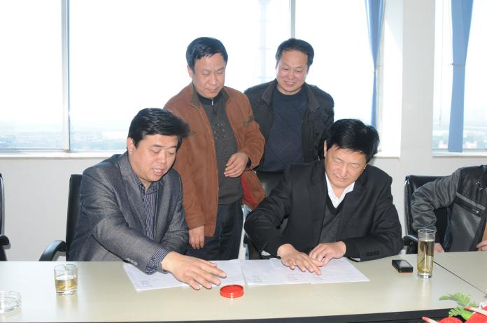 2012年3月31日，洛陽(yáng)市國(guó)資委與魏振幫、李佑生、牛俊輝、李愛科、張斌等5人組成的職工聯(lián)合購(gòu)買體簽訂《產(chǎn)權(quán)轉(zhuǎn)讓協(xié)議》。
